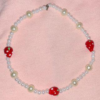 strawberry pearl necklace / choker kalung stroberi y2k
