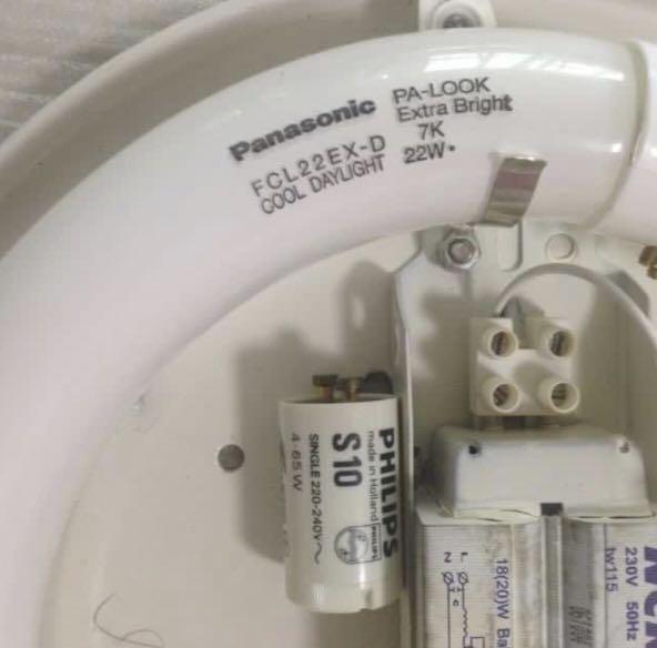 Vintage Retro Round Fluorescent Lamp Ballast Holder/ Bulb/ Starters