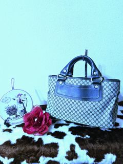 (Category: ) located in . Submitted by stylelovers (Listing ID 1056997671, Image 1). Description: .