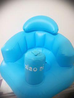 Baby inflatable seat for feeding and travel
