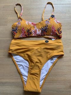(Category: ) located in . Submitted by em_oh_ji (Listing ID 1056974910, Image 1). Description: .