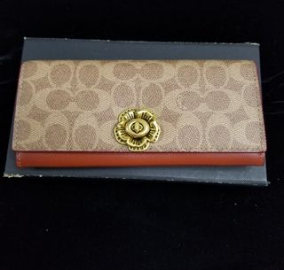 （分類：）位於 。 由 swirlingclouds 提交（商品編號 1056925687，圖片 1）。簡介： 。