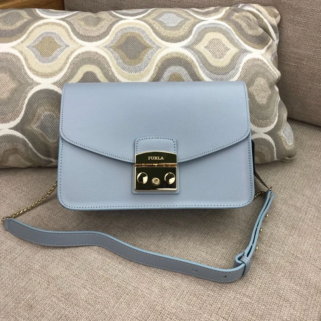 Furla deals metropolis big