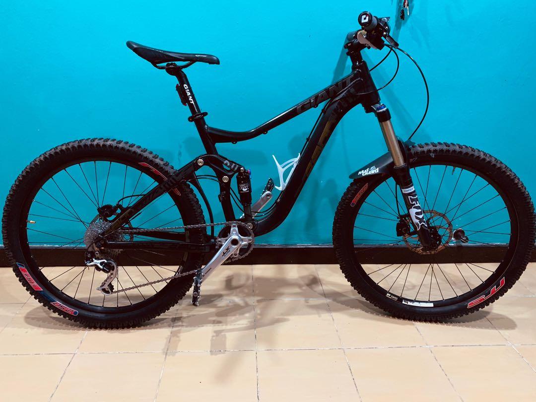 Giant Reign M 26 Sports Equipment Bicycles Parts Bicycles on Carousell