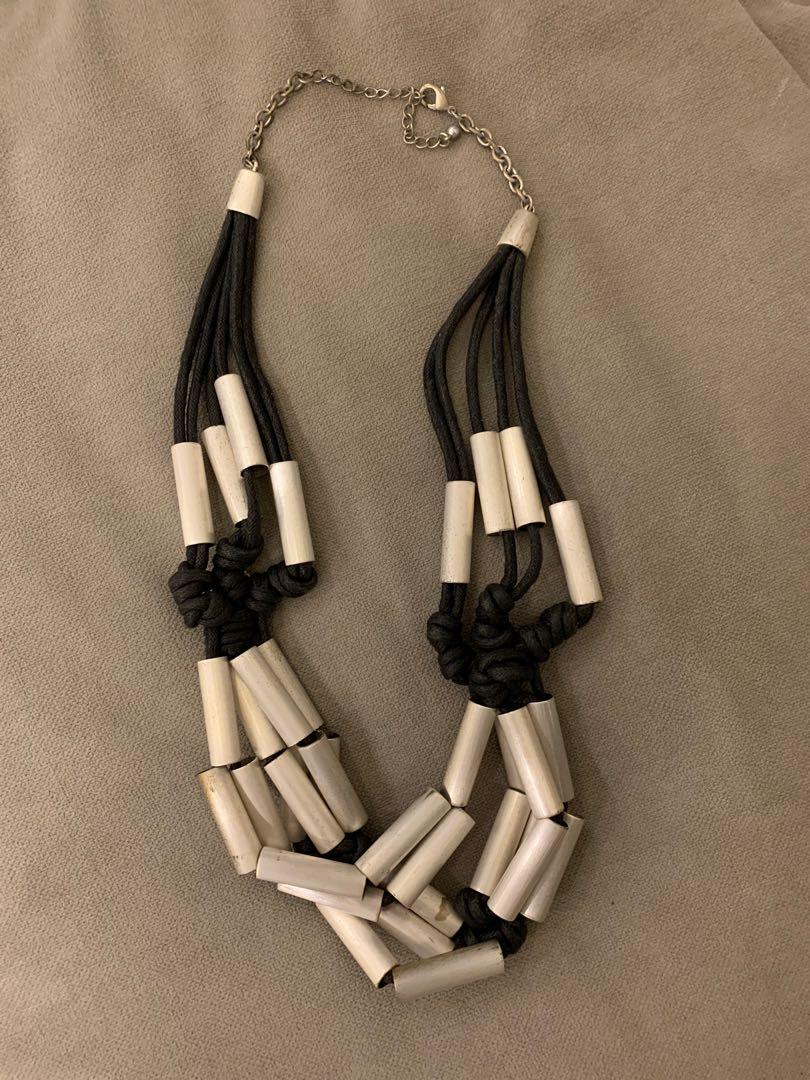 H&M Tribal Necklace (Category: Necklaces) located in Quezon City. Submitted by glc89 (Listing ID 1056981772, Image 1). Description: .