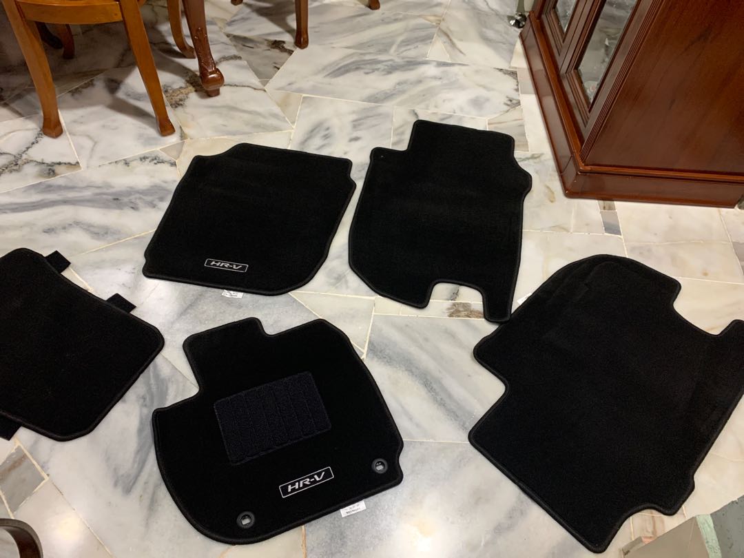 Honda hrv carpet hotsell