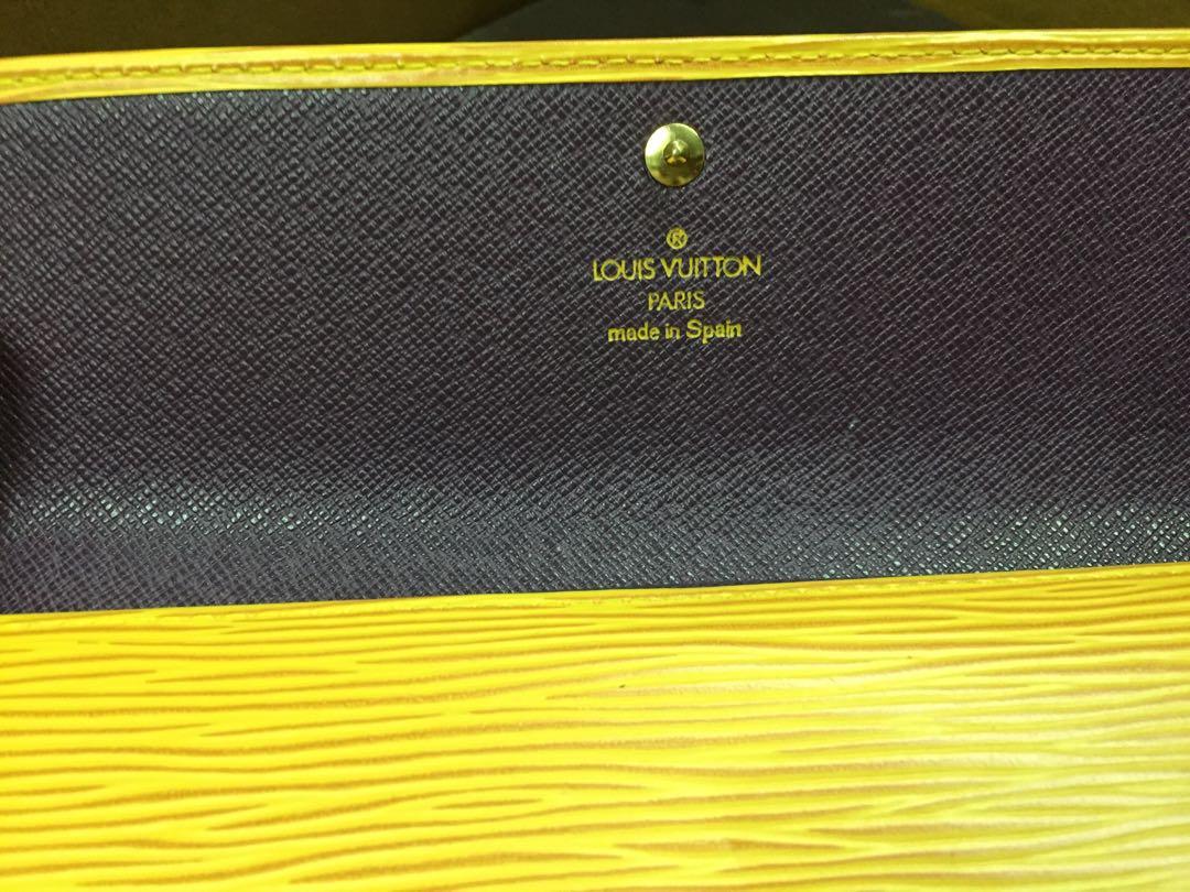 Authentic Louis Vuitton yellow epi leather Tresor intl trifold