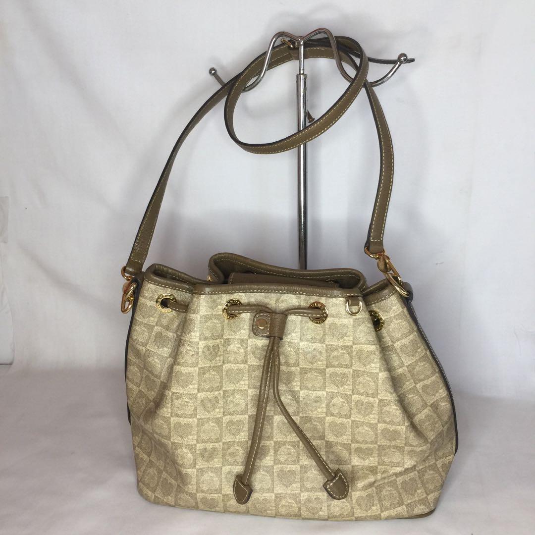 Lovcat bucket bag clearance