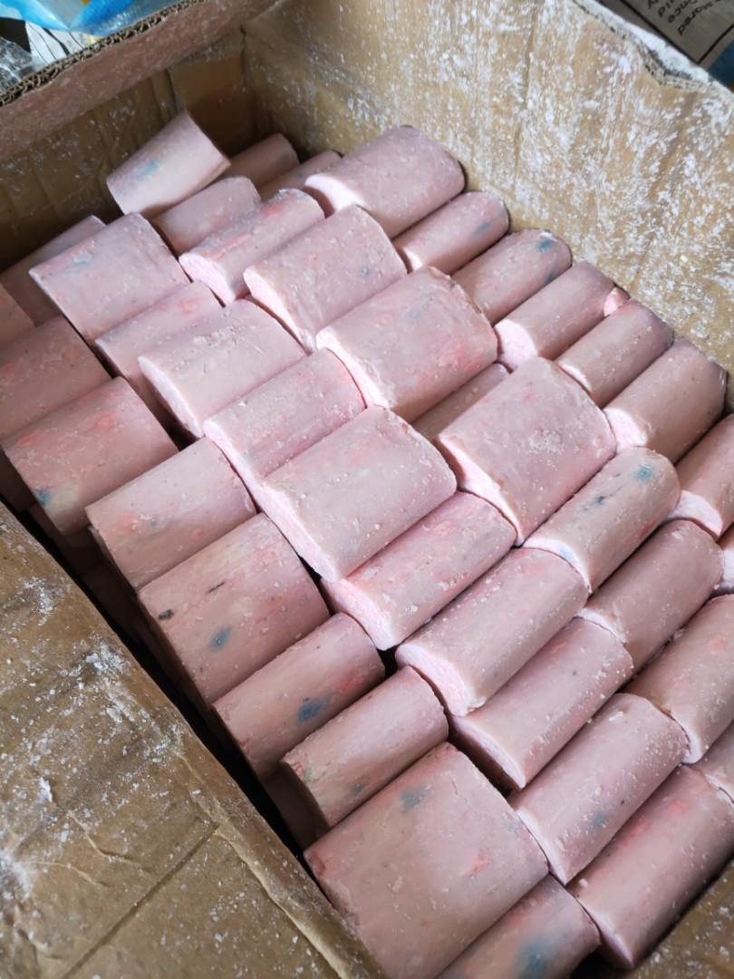 Murang sabon hand soap bath soap (Category: Bath) located in Manila. Submitted by ibentamona (Listing ID 1056934684, Image 3). Description: 9 each 1,500 per box.