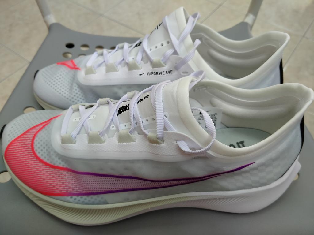zoom fly 3 carbon plate