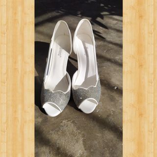 (Category: ) located in . Submitted by moval (Listing ID 1056887479, Image 1). Description: .