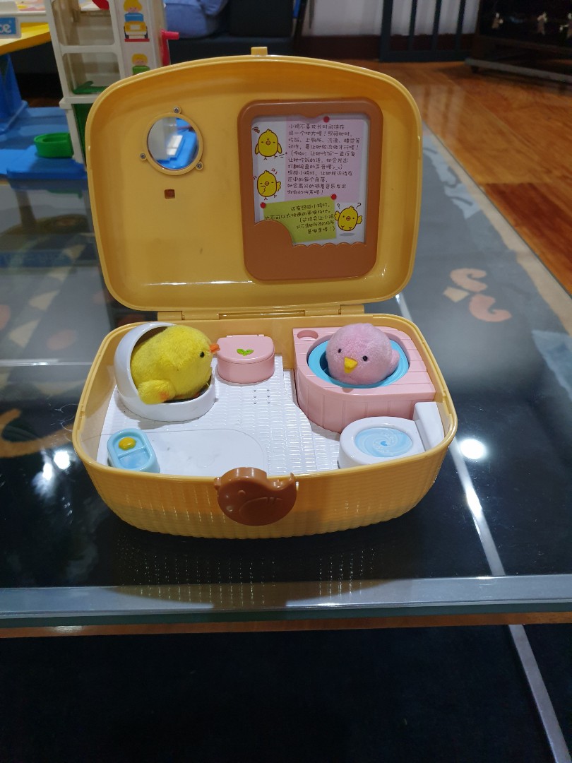 talkative chick house