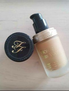 Too Faced - Born This Way Foundation (Golden Beige)