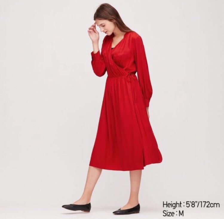 Uniqlo wrap midi dress (Category: Dresses) located in Manila. Submitted by everythingbranded (Listing ID 1056989032, Image 3). Description: New without tag Medium runs big can fit to large frames.