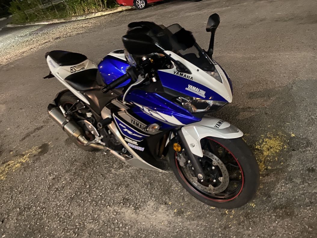 Yamaha R25 2017 year, Motorbikes on Carousell