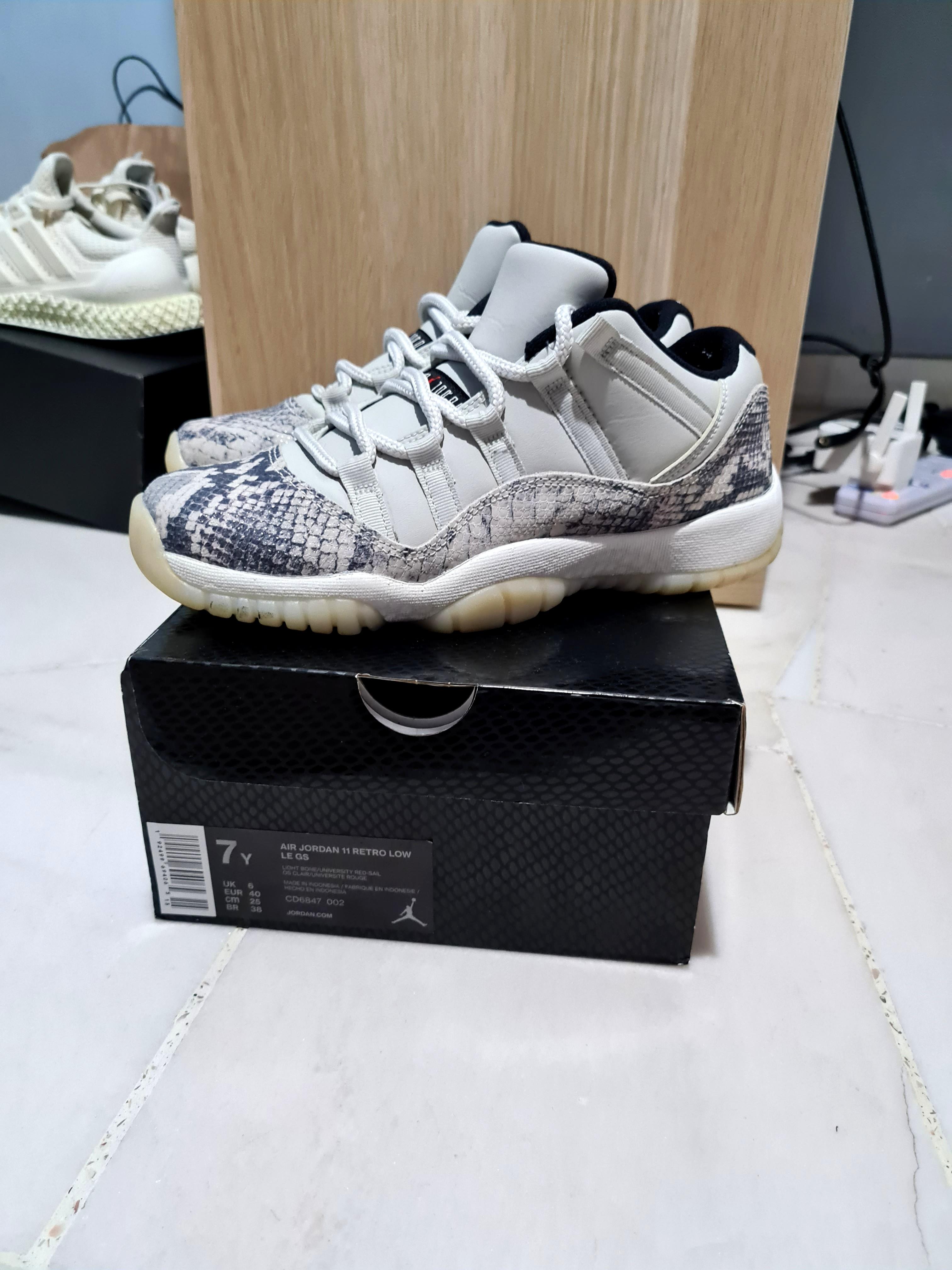 jordan retro 11 low le light bone snakeskin