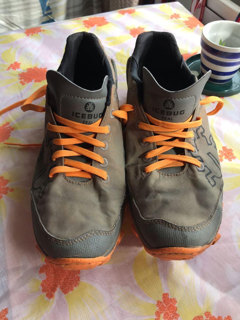 Obstacle course shoes top