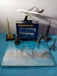 If You cannot travel by flying our national carrier SIA due to the COVID pandemic, at the very least You can own a piece of an
Authentic SIA-exclusive Boeing B747-400 MEGATOP   [ MSIB ] 
( Open to Offer )