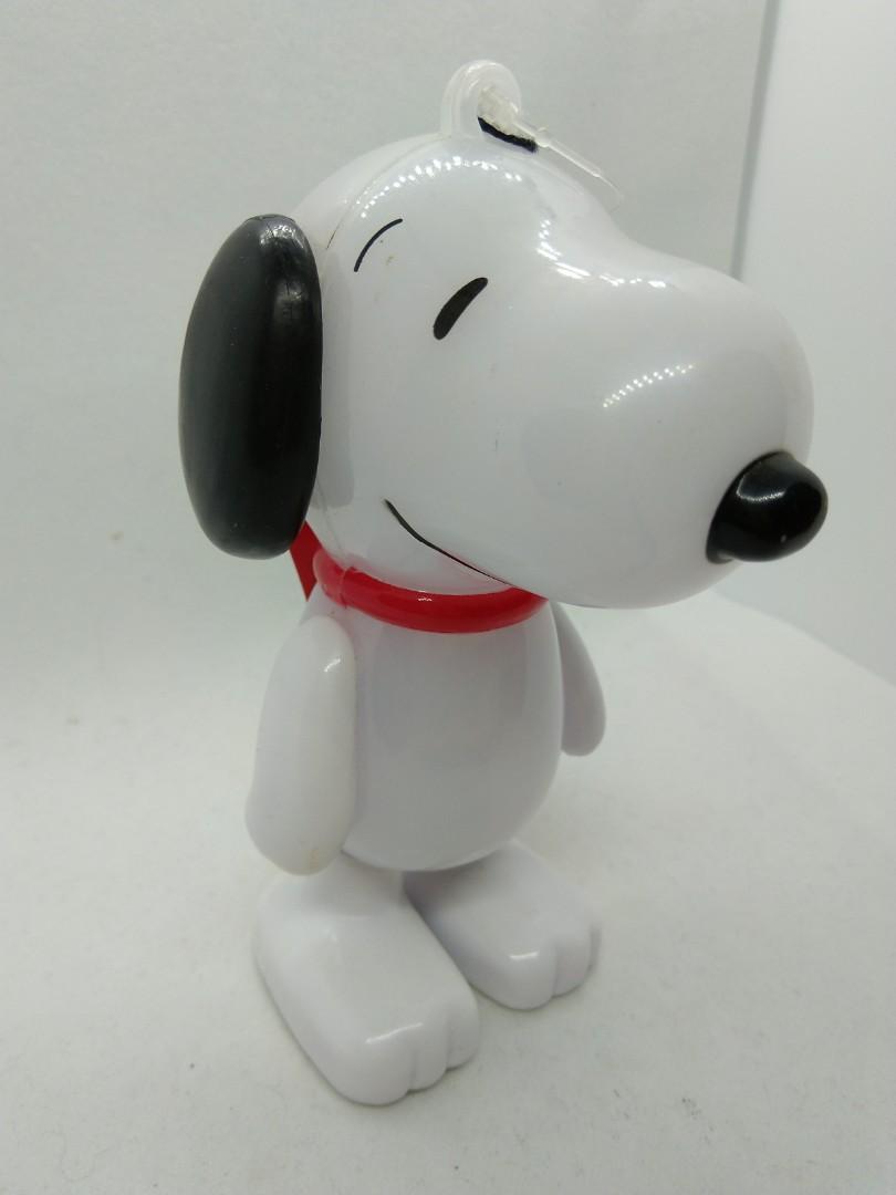 small snoopy figurine