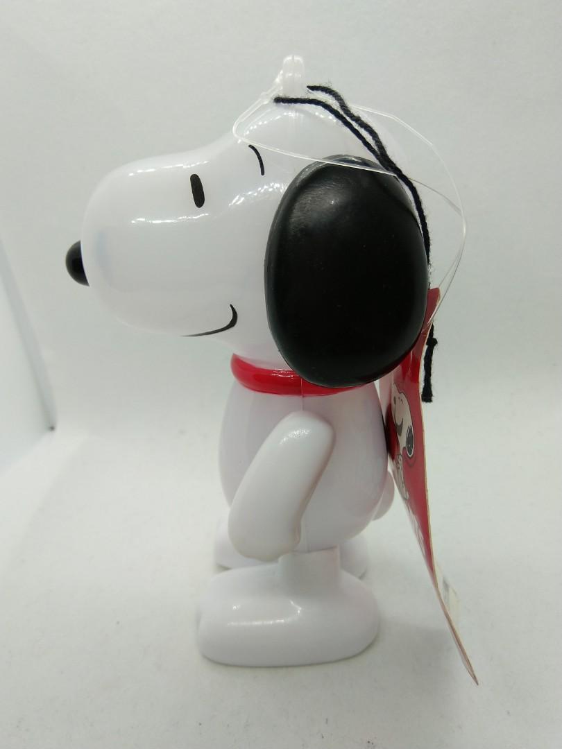 Small on sale snoopy figurine