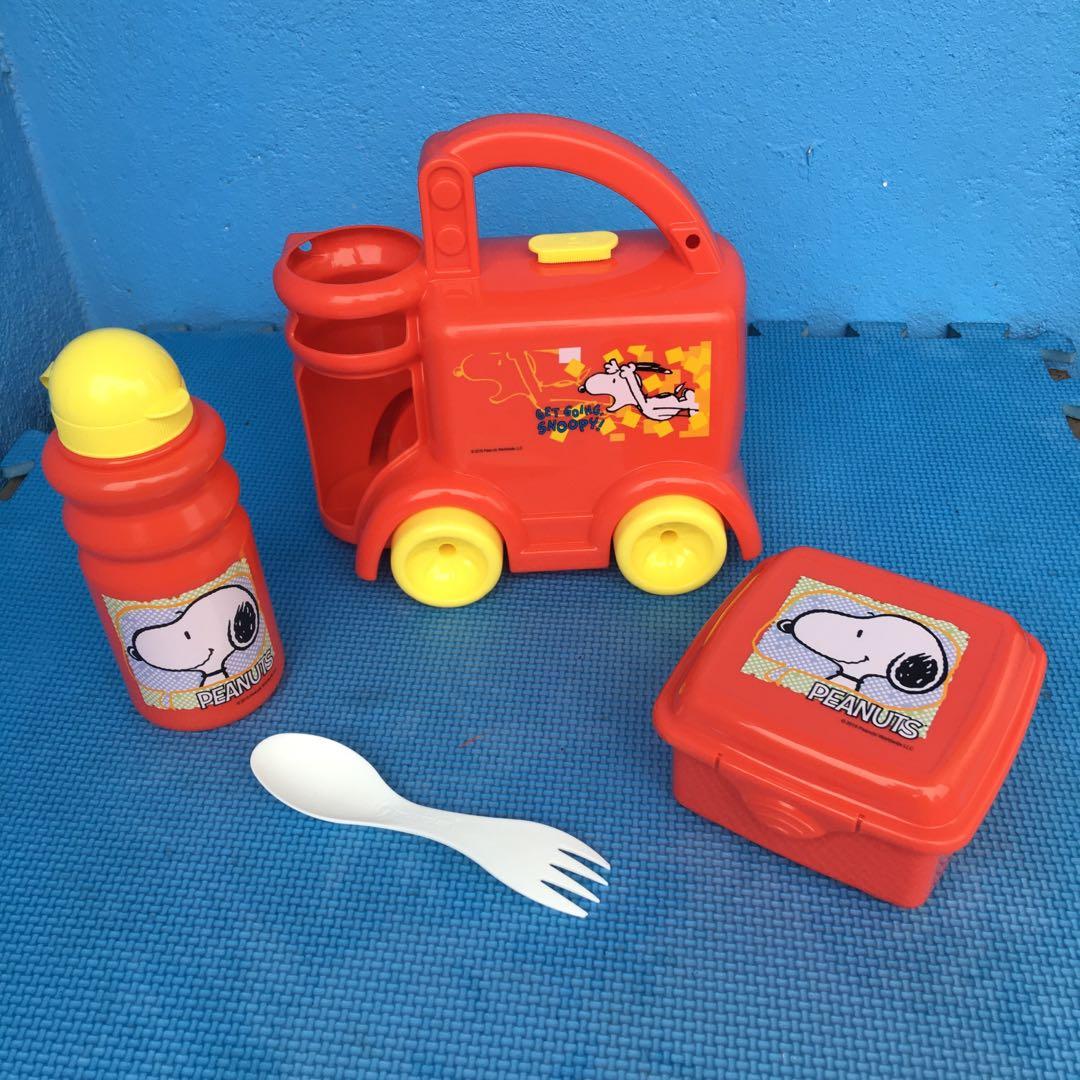 PEANUTS Lunchbox Kit (Category: Weaning & Toddler Feeding) located in Mabalacat. Submitted by whowannashoppe (Listing ID 1057279773, Image 3). Description: P250.00 + SF LAST PRICE POSTED. Auto pass sa tatawad. SNOOPY LUNCHBOX KIT ▪️ Zip-on Tumbler ▪️ Lunchbox ▪️ Spork (Browse photos for details.) ✔️ new ✔️ authentic Peanuts items ✔️slide lock to open/close ✔️ good quality plastic materials ✔️ actual photos posted ✔️ personal collection. unused. f