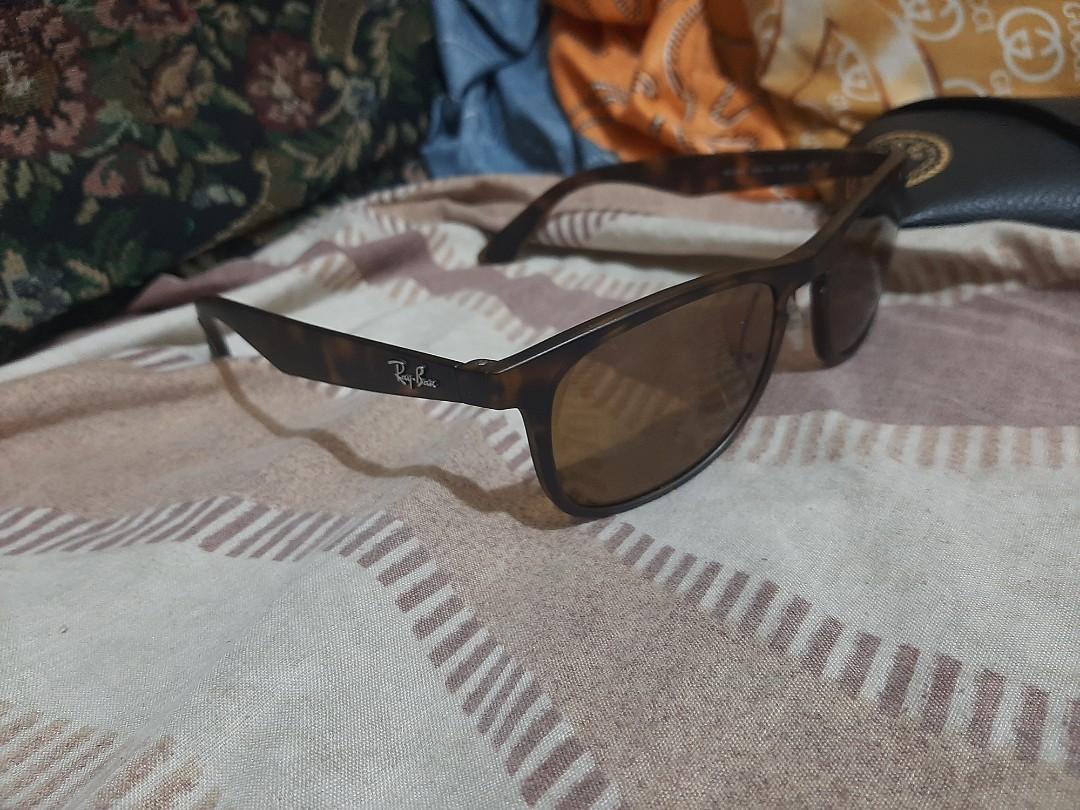 Rayban chromance sunglass (Category: Sunglasses & Eyewear) located in Manila. Submitted by caster18 (Listing ID 1057294614, Image 2). Description: selling my original rayban sunglass model rb4263, lens- 8/10 tanggal na yung outside coating nya but ok pa din frame- 9.5/10 gud as mint no scratches,ok din if gawing prescription,very stylish thanks..