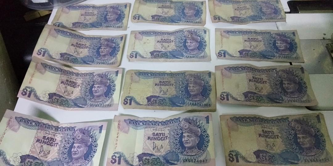 Ringgit lama (Category: Currency) located in Batu Pahat. Submitted by CeeAfia (Listing ID 1057227010, Image 1). Description: combo digalakan. ofer Harga kena Harga angkat terusss jgn leceh.. serious buyers.