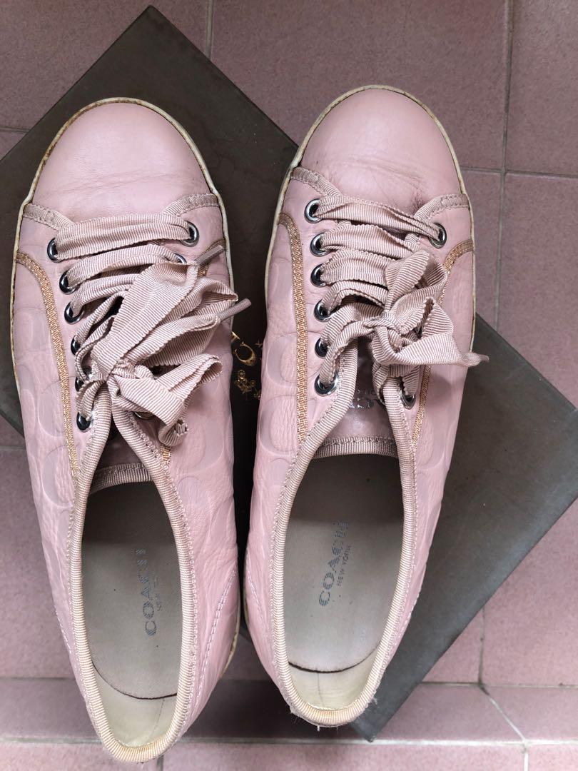 Used coach sneakers top