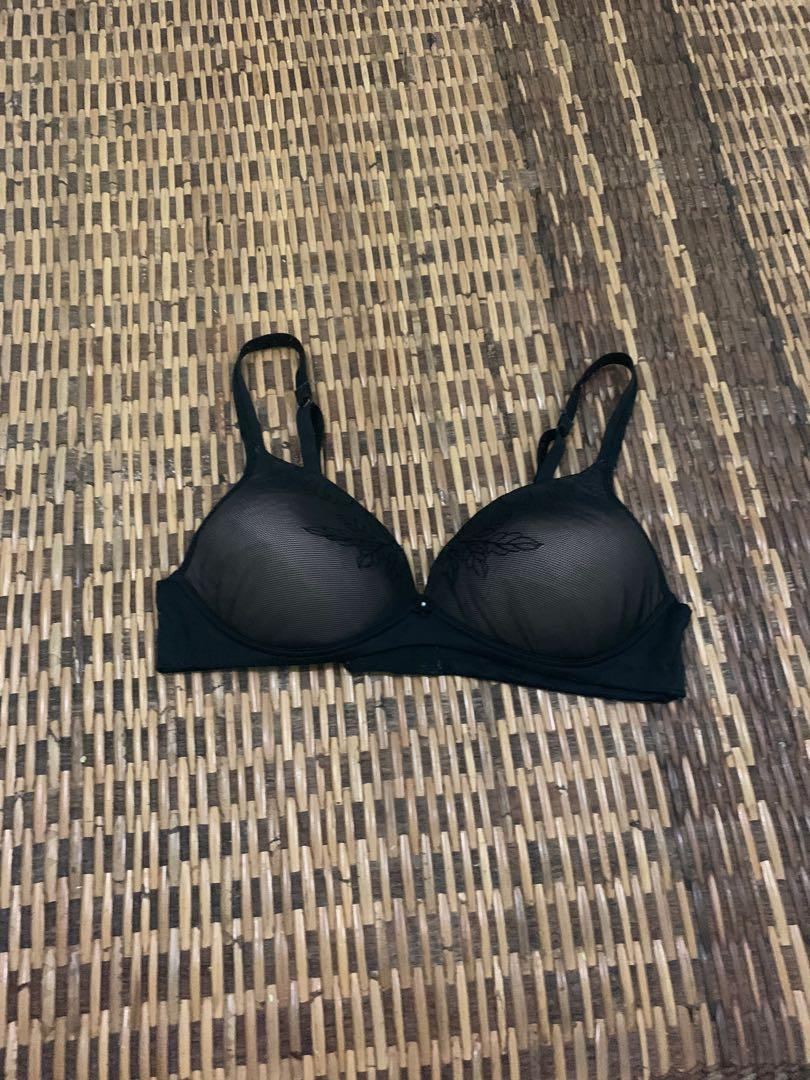 Warners bra 34B, Women's Fashion, Tops, Other Tops on Carousell