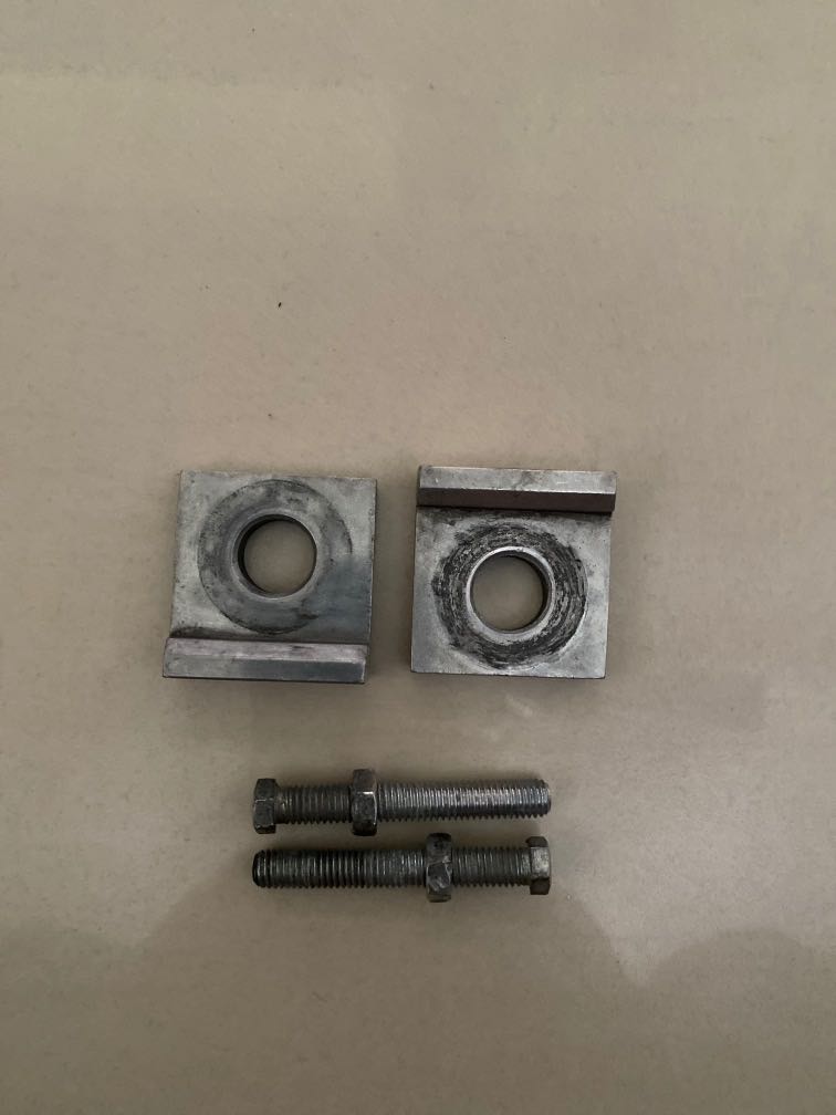 YAMAHA R15 V3 OEM chain adjuster, Motorcycles, Motorcycle Accessories