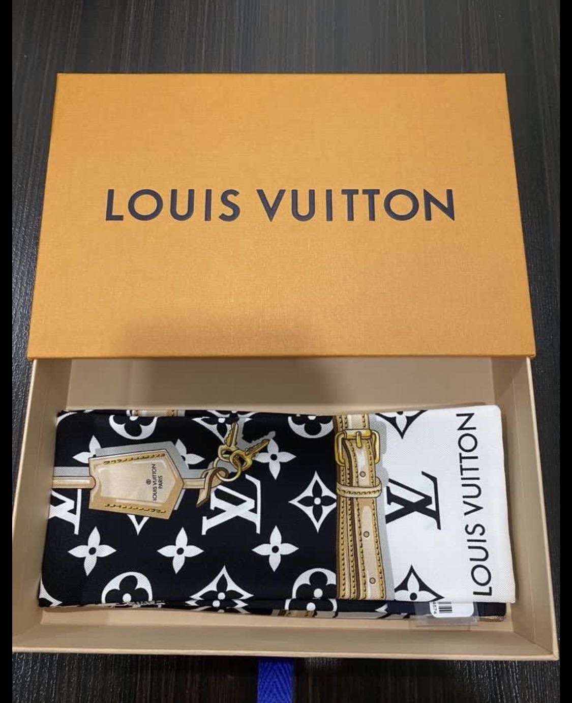 Louis Vuitton Monogram Confidential Bandeau, Luxury, Accessories on  Carousell