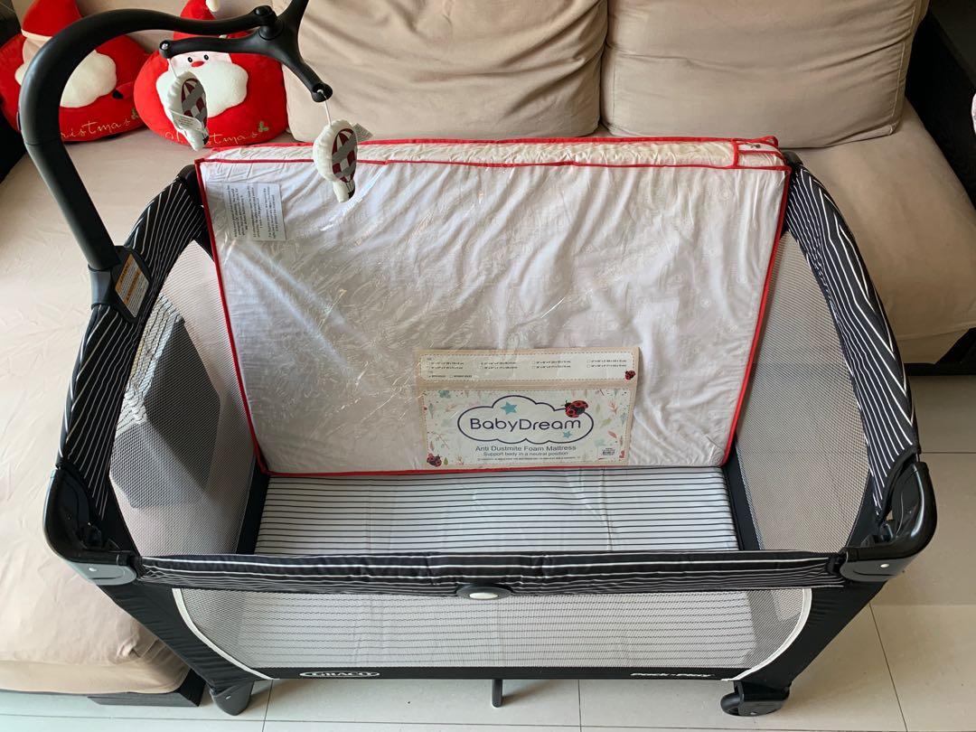 Graco Pack 'N Play Playard Portable Studio with Baby cot Mattress