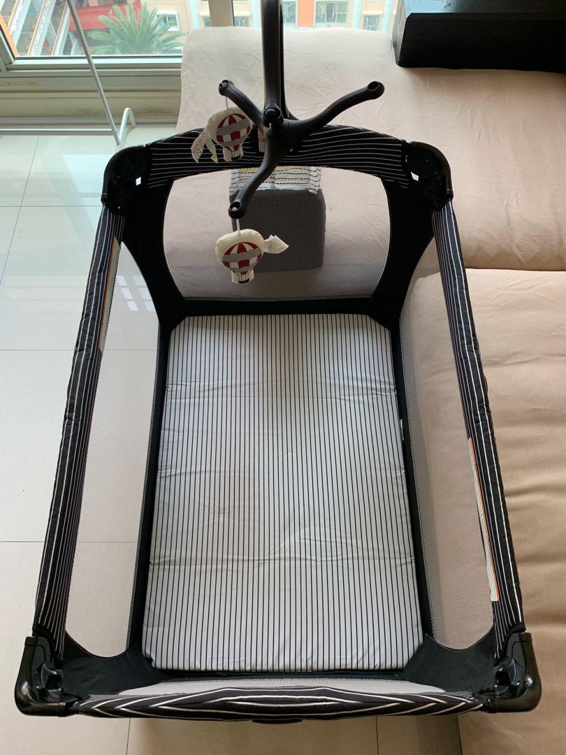 Graco Pack 'N Play Playard Portable Studio with Baby cot Mattress