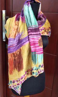 Hijab Segi Empat Satin  Motif Vintage Abstract