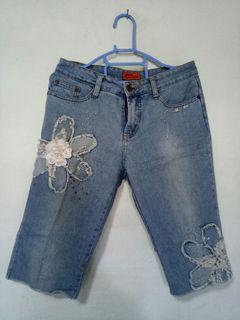 Jeans selutut