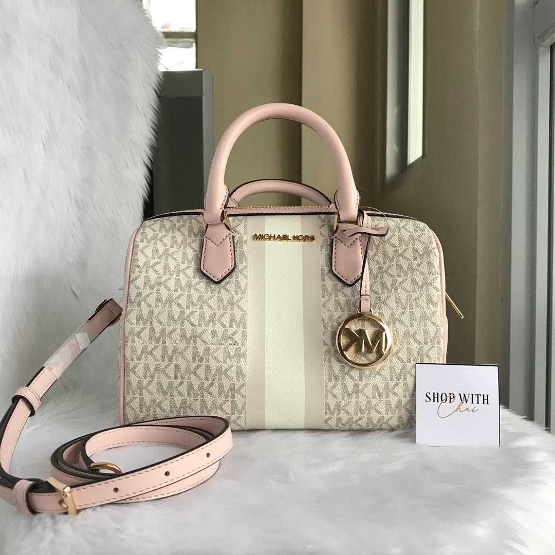 Michael Kors Duffle Bag in Mono Pink, Luxury, Bags & Wallets on Carousell