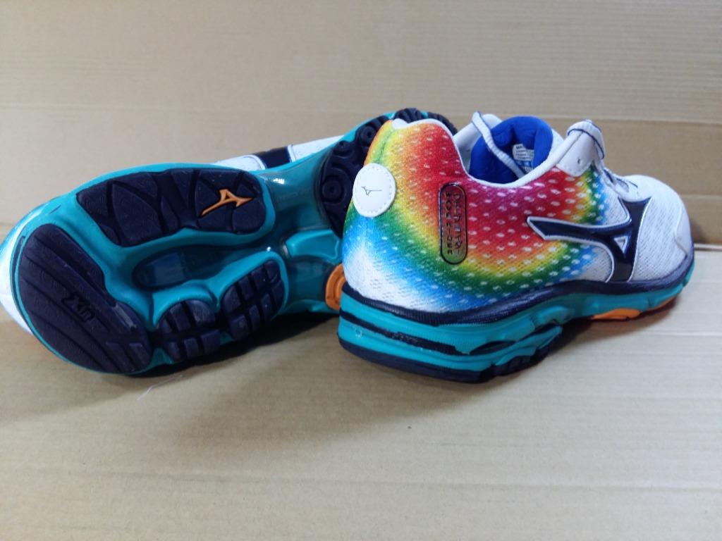 Mizuno wave rider 18 osaka 2025