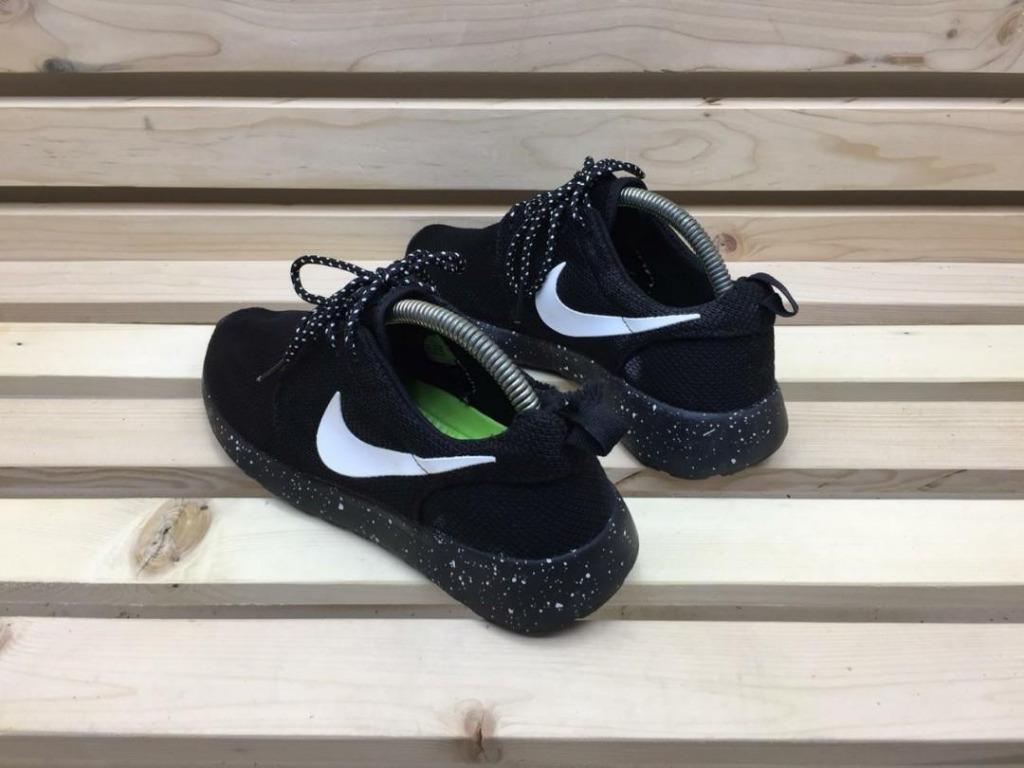 Nike roshe run 2025 oreo galaxy