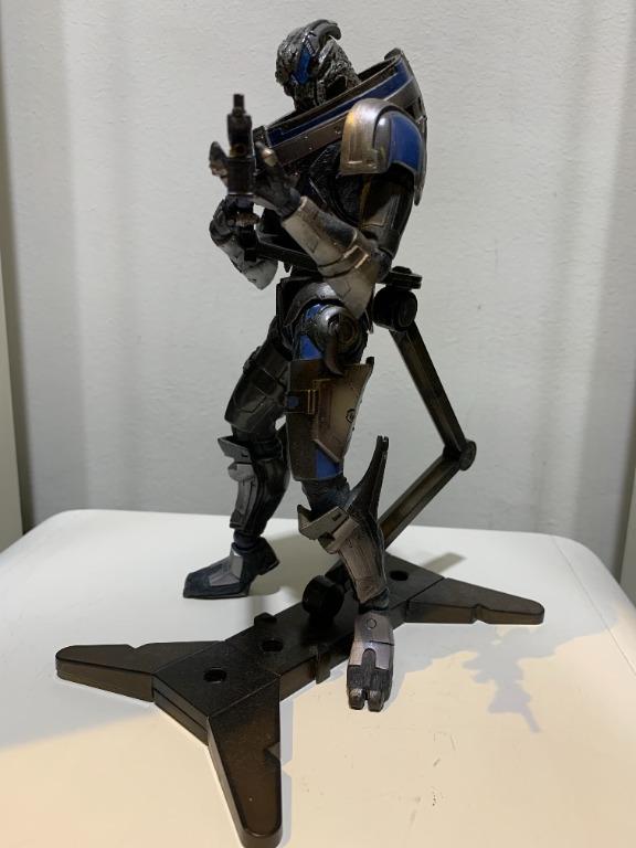 Play arts on sale kai garrus