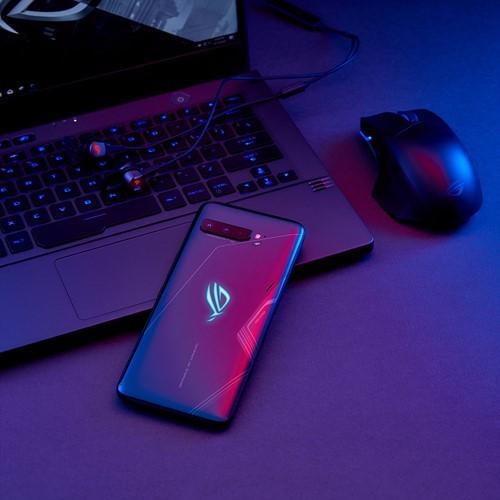 ROG PHONE 3 STRIX EDITION (Category: Early Generation Mobile Phones) located in San Juan City. Submitted by blueswitchpc (Listing ID 1053072629, Image 2). Description: ROG PHONE 3 STRIX EDITION Specs details https://www.asus.com/ph/Phone/ROG-Phone-3-Strix-Edition/Tech-Specs/.