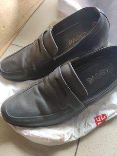 Sepatu Keeve