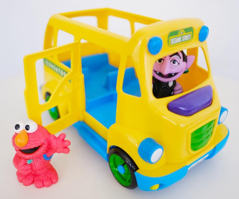 Sesame Street School Bus, Hobbies & Toys, Toys & Games on Carousell