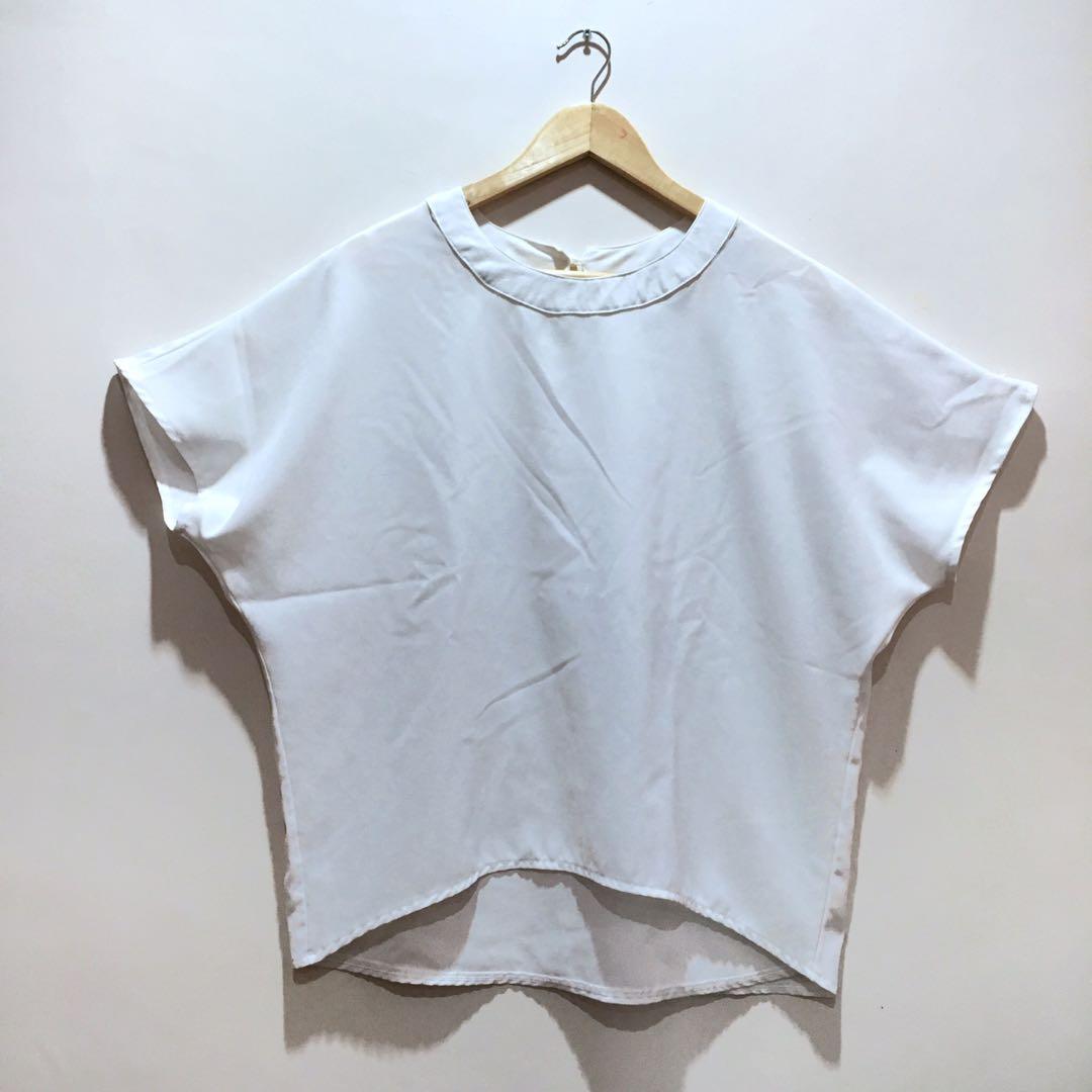 white flowy top short sleeve