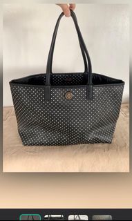 (Category: ) located in . Submitted by niftycloset (Listing ID 1053053540, Image 1). Description: .