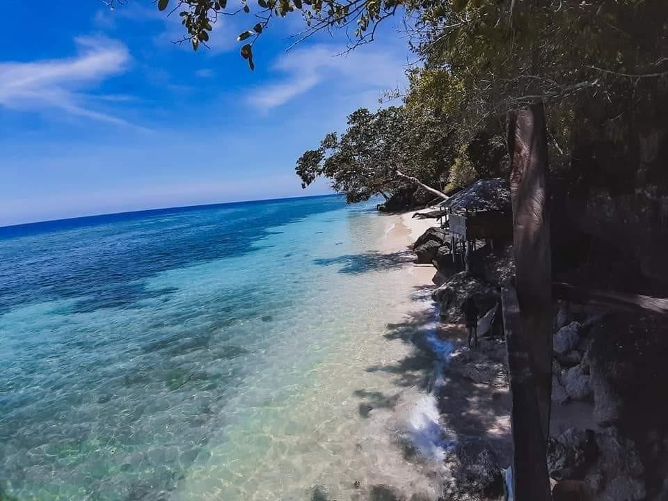 Beach resorts (Category: Lot) located in Manila. Submitted by smallfishninja (Listing ID 1057451508, Image 3). Description: interested & direct buyers only 12m per hectare 12hectares total land area.