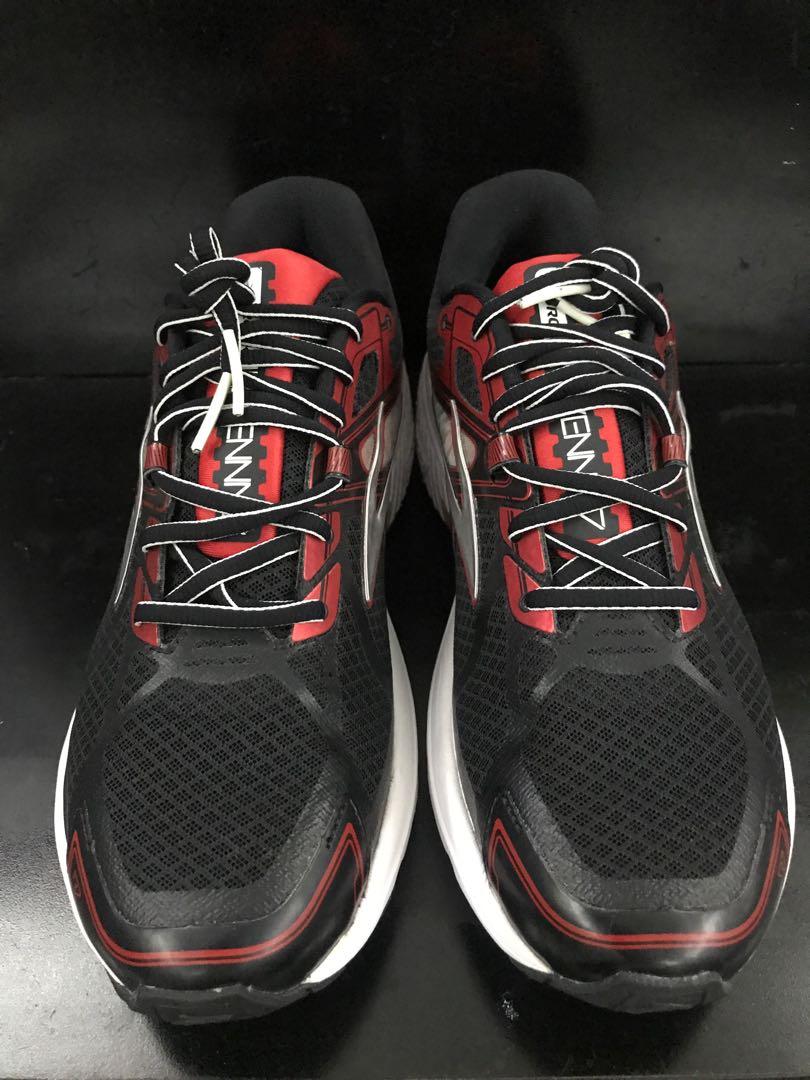 brooks size 9