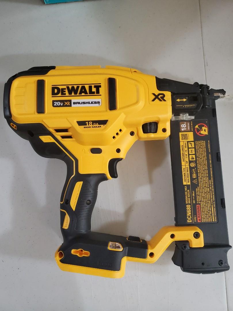 Dewalt 680 top nail gun