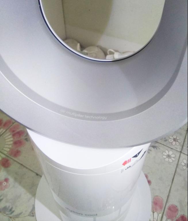 Dyson AM07. Condition as good as new. All parts replaced by Dyson