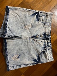 (Category: ) located in . Submitted by bumboloves (Listing ID 1057474816, Image 1). Description: .