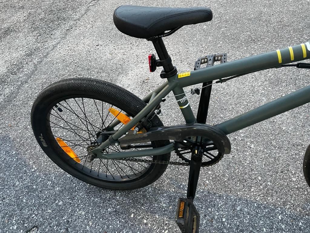 Giant modem bmx bike deals
